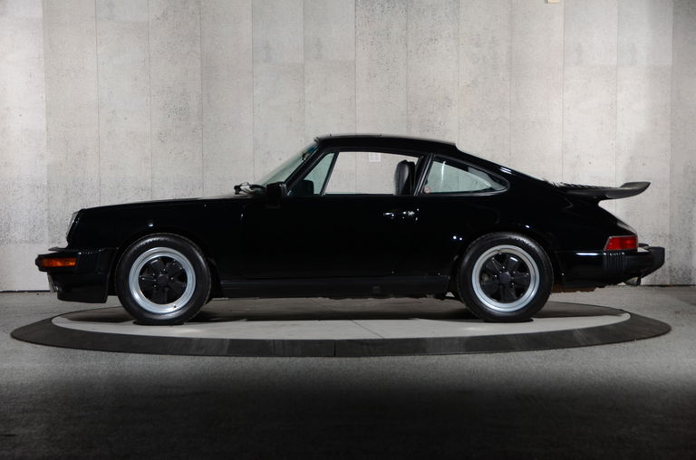 Porsche 911 Carrera 3.2 (US)