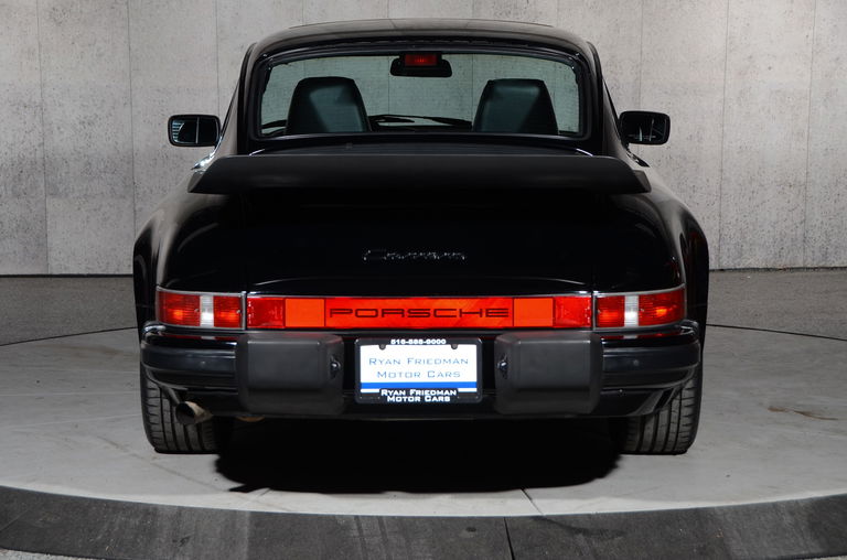 Porsche 911 Carrera 3.2 (US)