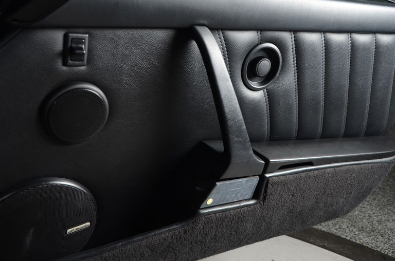 Porsche 911 Carrera 3.2 (US)