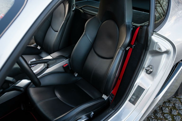 Porsche 987 Cayman R