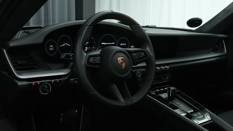 Porsche 992 Carrera 4S