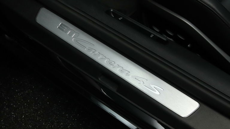 Porsche 992 Carrera 4S