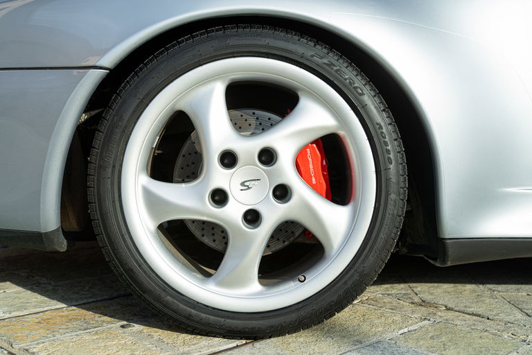 Porsche 993 Carrera 4S