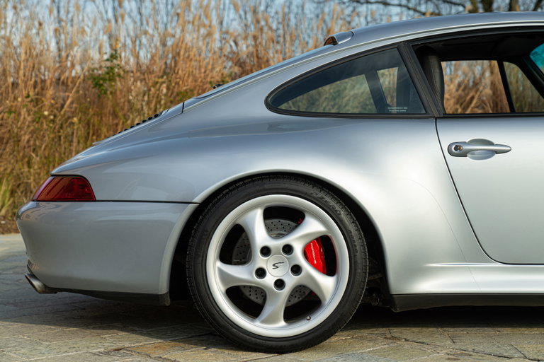 Porsche 993 Carrera 4S