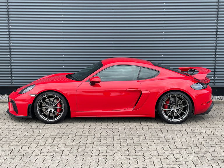 Porsche 718 Cayman GT4