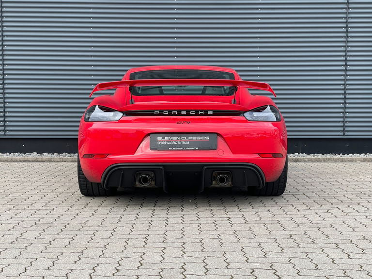 Porsche 718 Cayman GT4