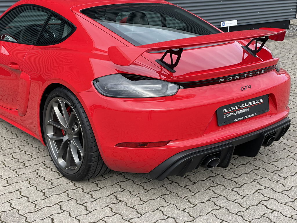 Porsche 718 Cayman GT4