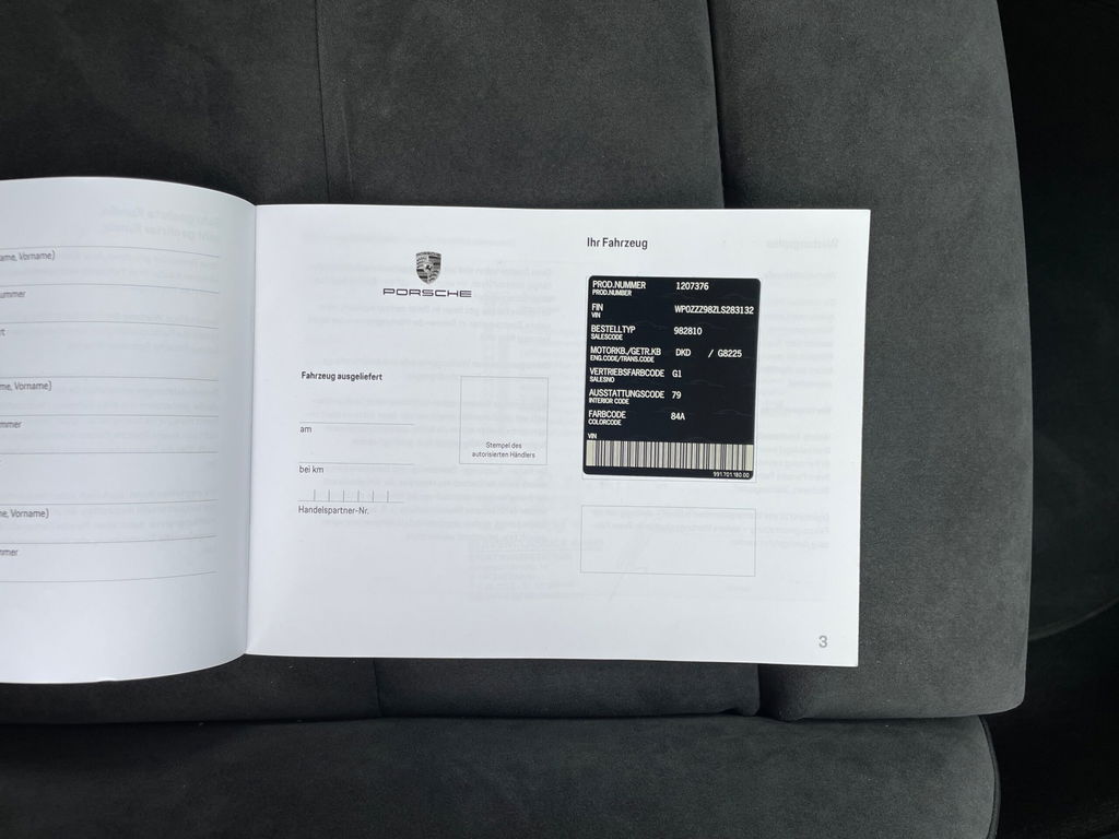 Porsche 718 Cayman GT4