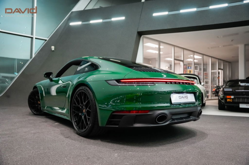 Porsche 992 Carrera 4 GTS