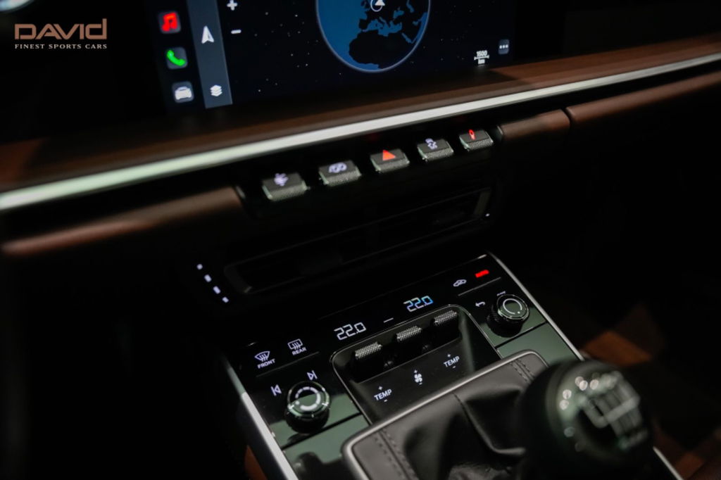 Porsche 992 Carrera 4 GTS