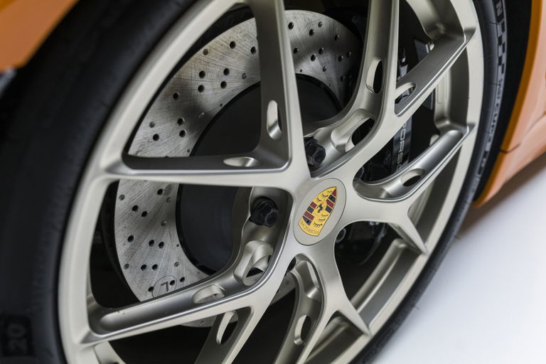 Porsche 718 Cayman GT4