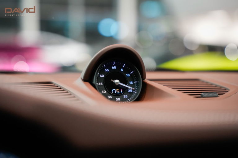 Porsche 992 Carrera 4 GTS