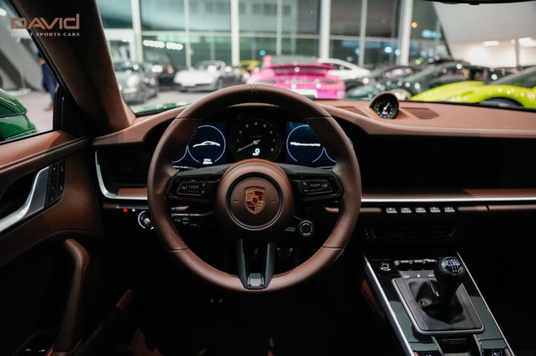 Porsche 992 Carrera 4 GTS