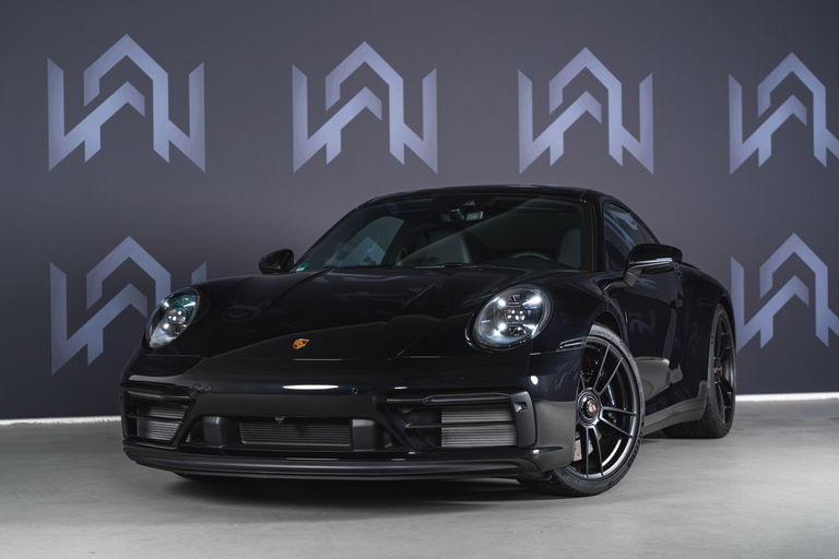 Porsche 992 Carrera 4 GTS