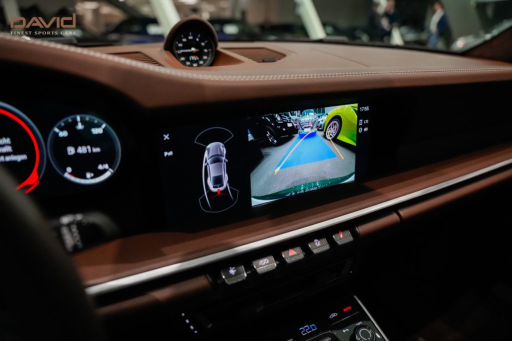 Porsche 992 Carrera 4 GTS