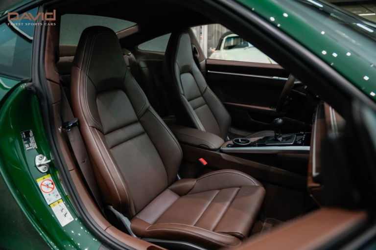 Porsche 992 Carrera 4 GTS