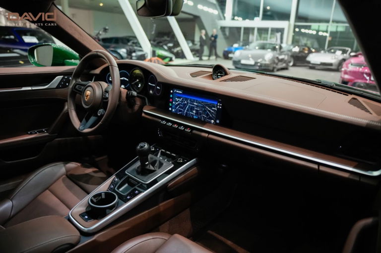 Porsche 992 Carrera 4 GTS