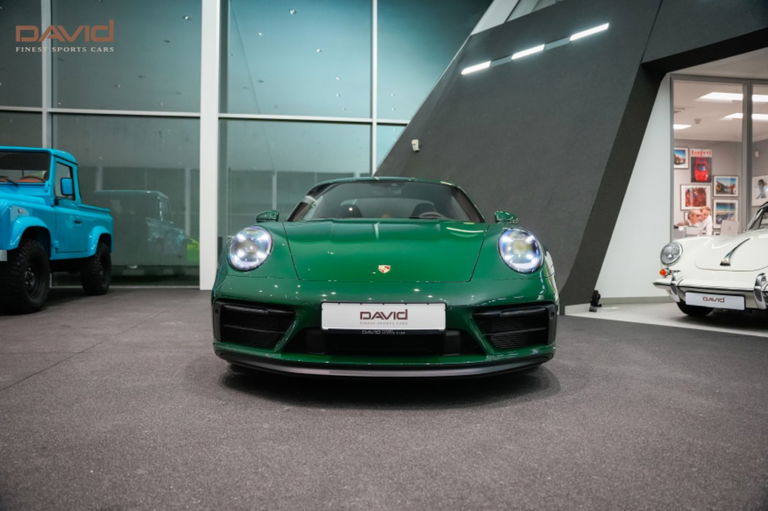 Porsche 992 Carrera 4 GTS