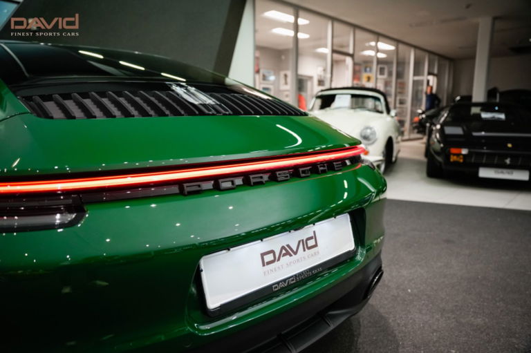 Porsche 992 Carrera 4 GTS