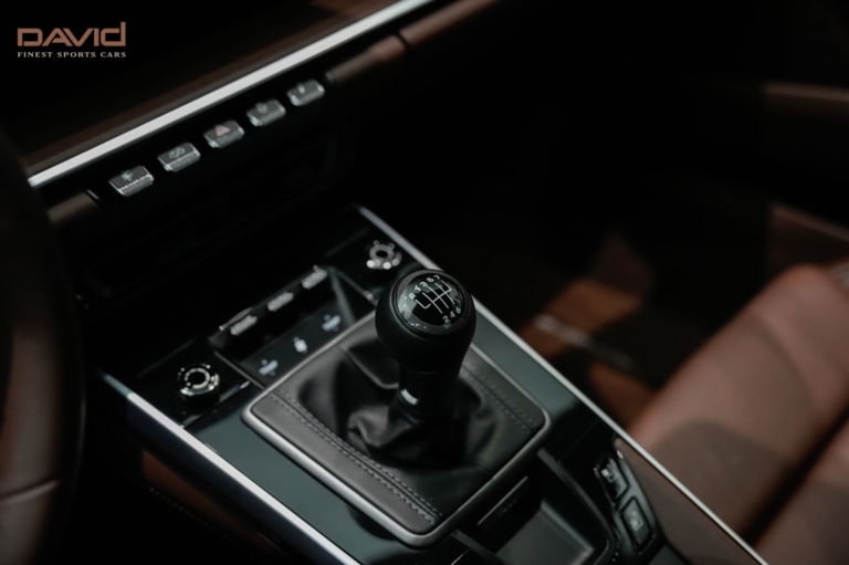 Porsche 992 Carrera 4 GTS