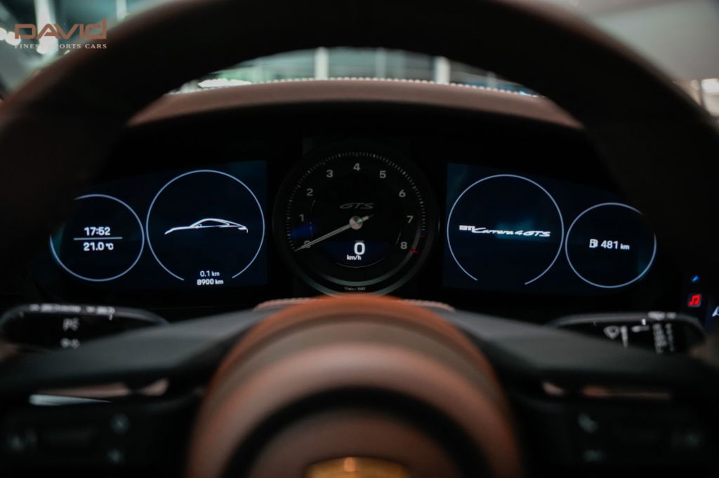 Porsche 992 Carrera 4 GTS