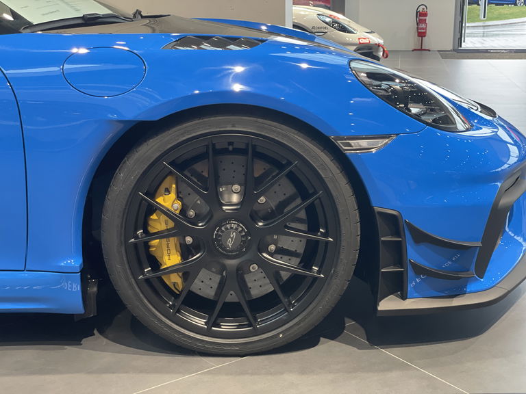 Porsche 718 Cayman GT4 RS