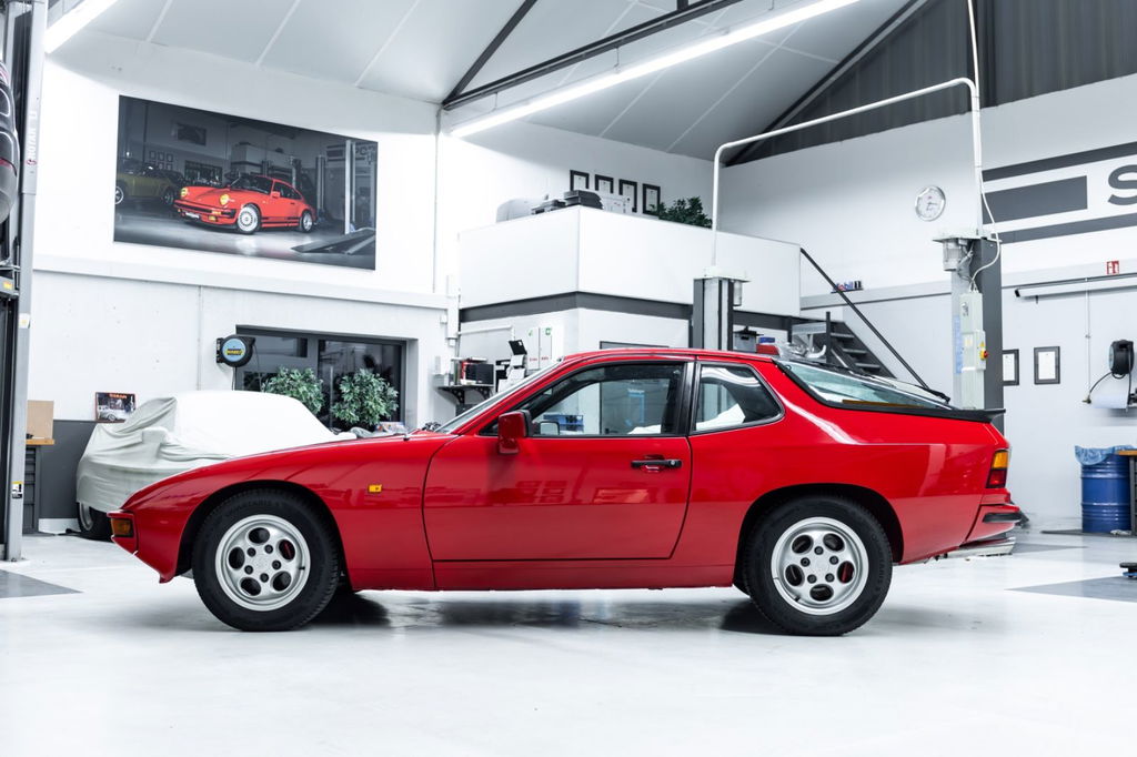 Porsche 924 S