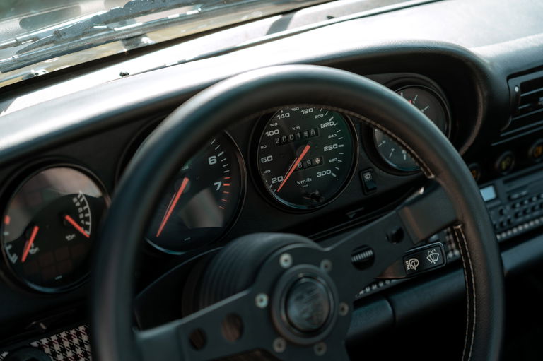 Porsche 964 Carrera 4