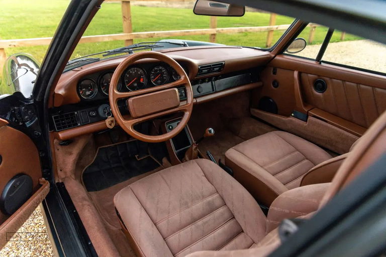 Porsche 911 Carrera 3.2