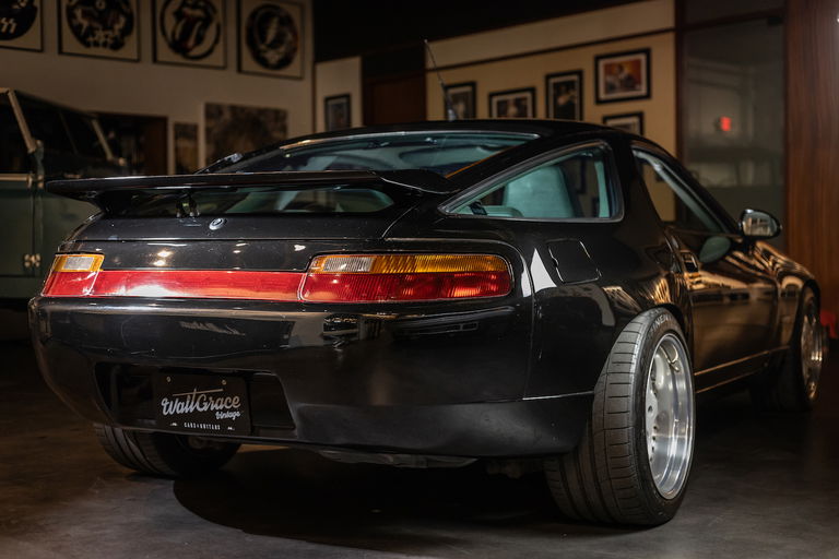 Porsche 928 GTS