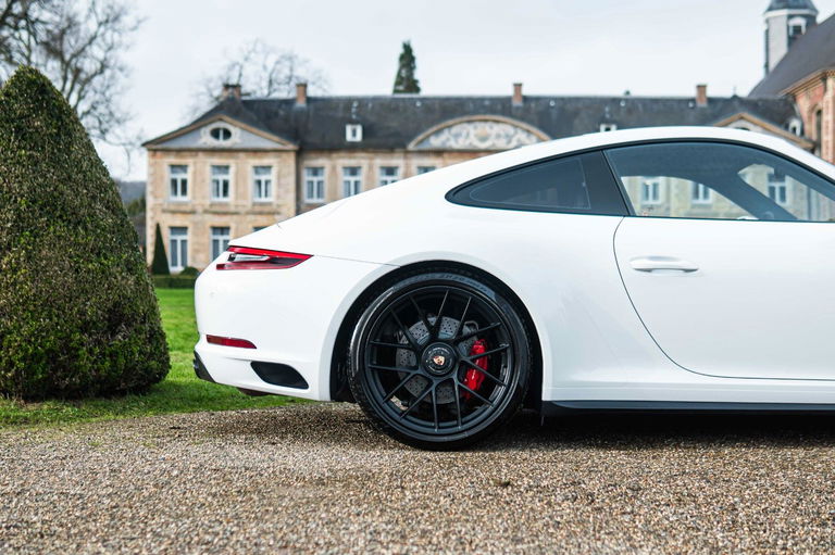 Porsche 991.2 Carrera GTS