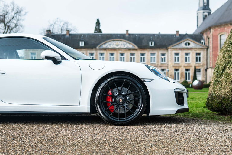 Porsche 991.2 Carrera GTS