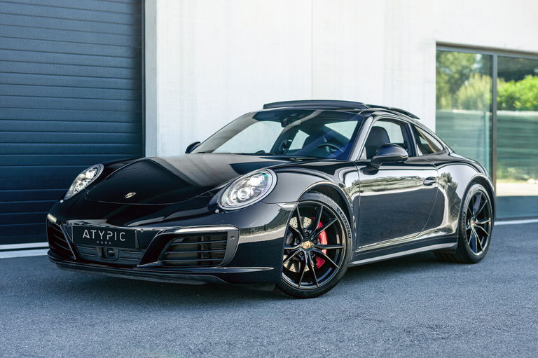 Porsche 718 Cayman GT4 RS