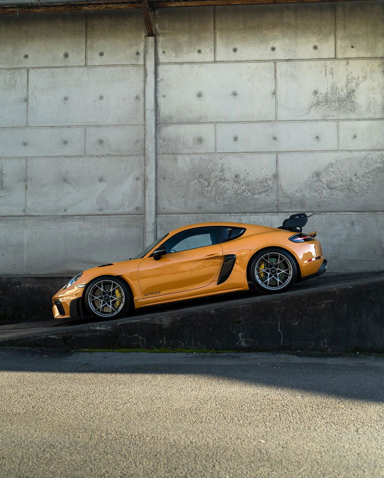 Porsche 718 Cayman GT4 RS