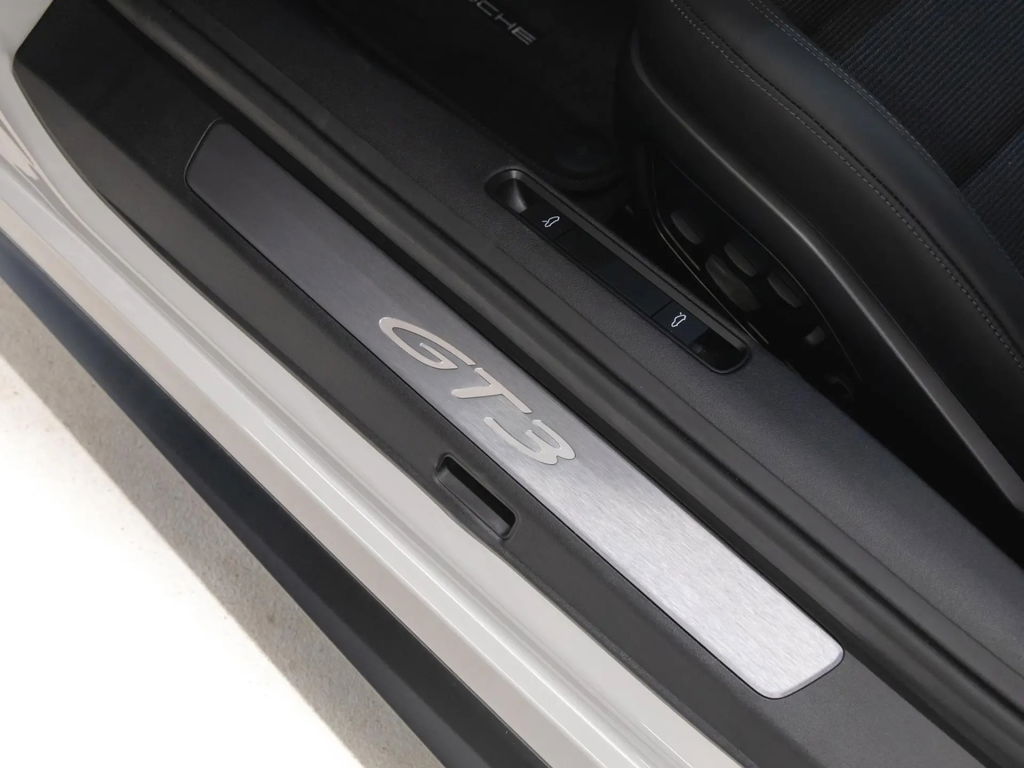 Porsche 992 GT3 Touring