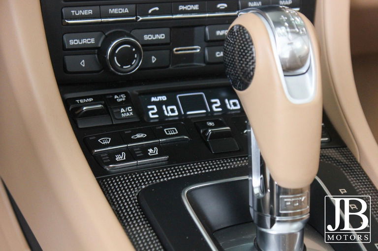 Porsche 991 Carrera GTS