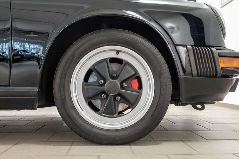 Porsche 911 Carrera 3.2 (US)