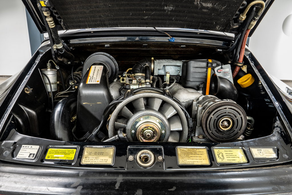 Porsche 911 Carrera 3.2 (US)