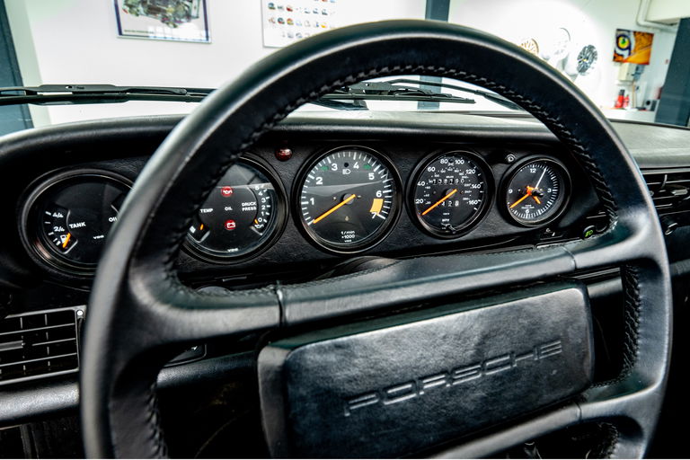 Porsche 911 Carrera 3.2 (US)