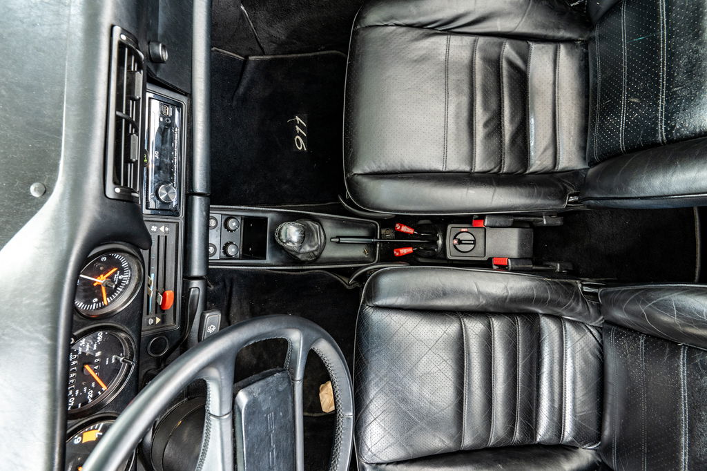 Porsche 911 Carrera 3.2 (US)