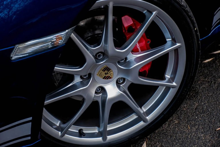 Porsche 987 Cayman R