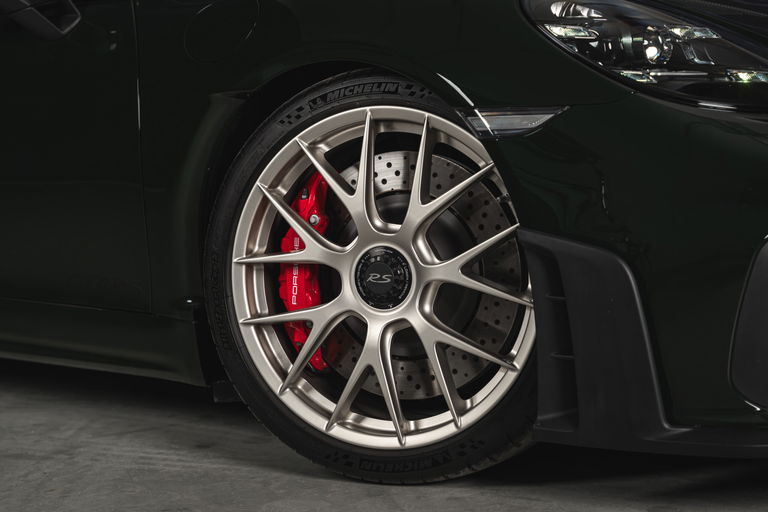 Porsche 718 Cayman GT4 RS