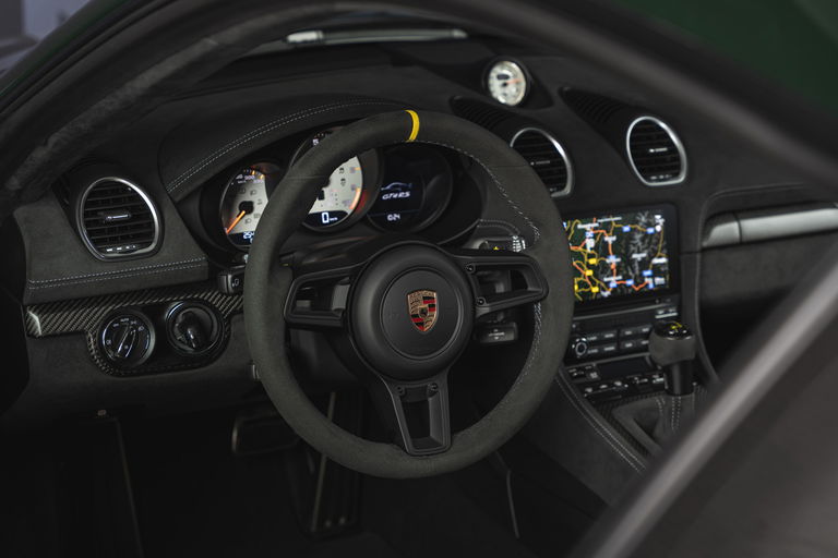 Porsche 718 Cayman GT4 RS