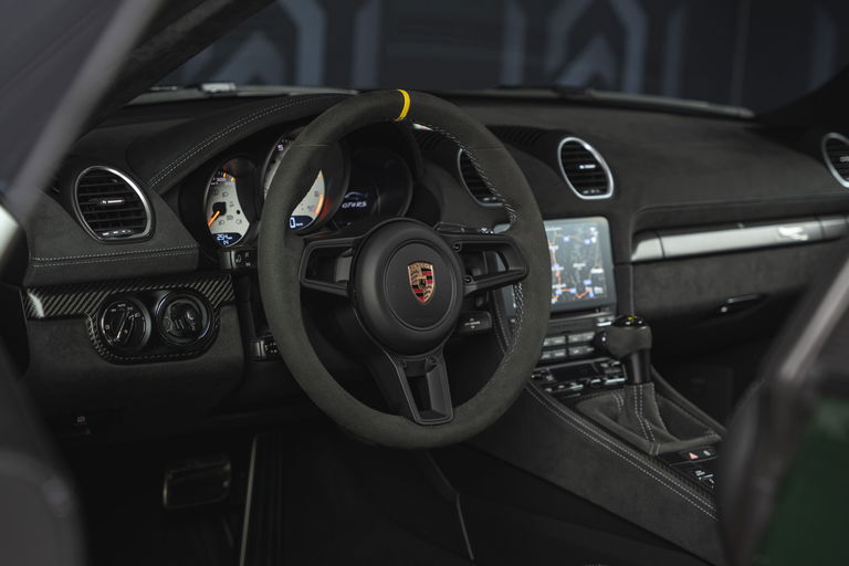 Porsche 718 Cayman GT4 RS