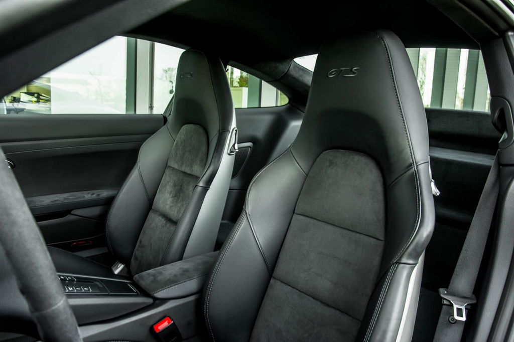 Porsche 991 Carrera 4 GTS