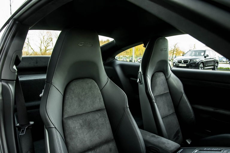 Porsche 991 Carrera 4 GTS