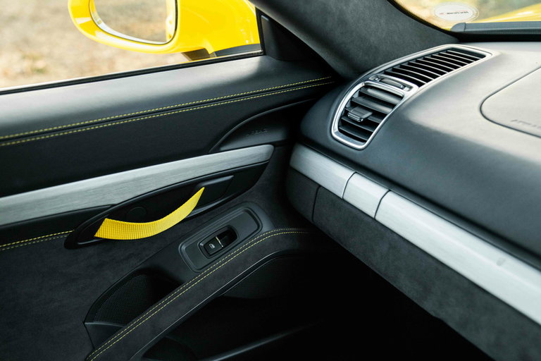 Porsche 981 Cayman GT4