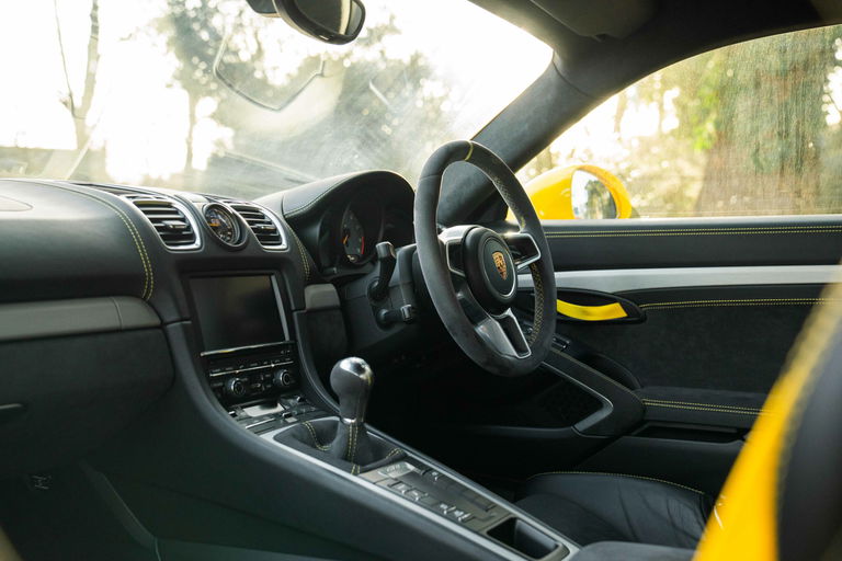 Porsche 981 Cayman GT4