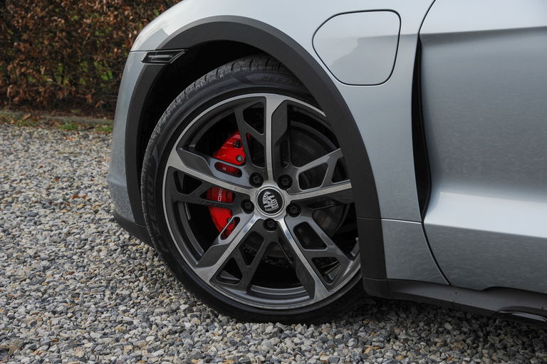 Porsche Taycan 4S Cross Turismo