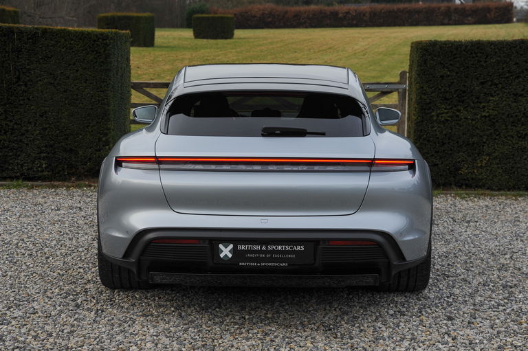 Porsche Taycan 4S Cross Turismo